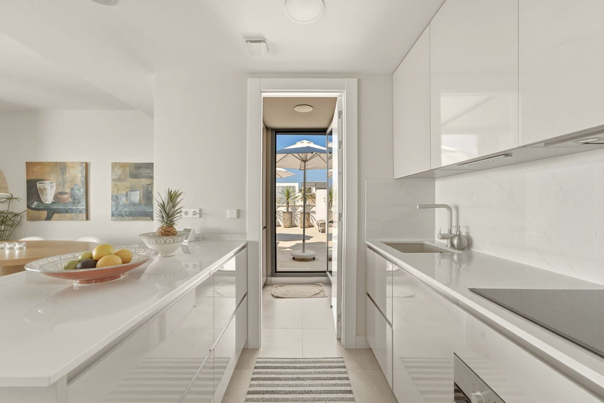 4 Bed Apartment for sale in Selwo Costa Del Sol, Málaga, Spain