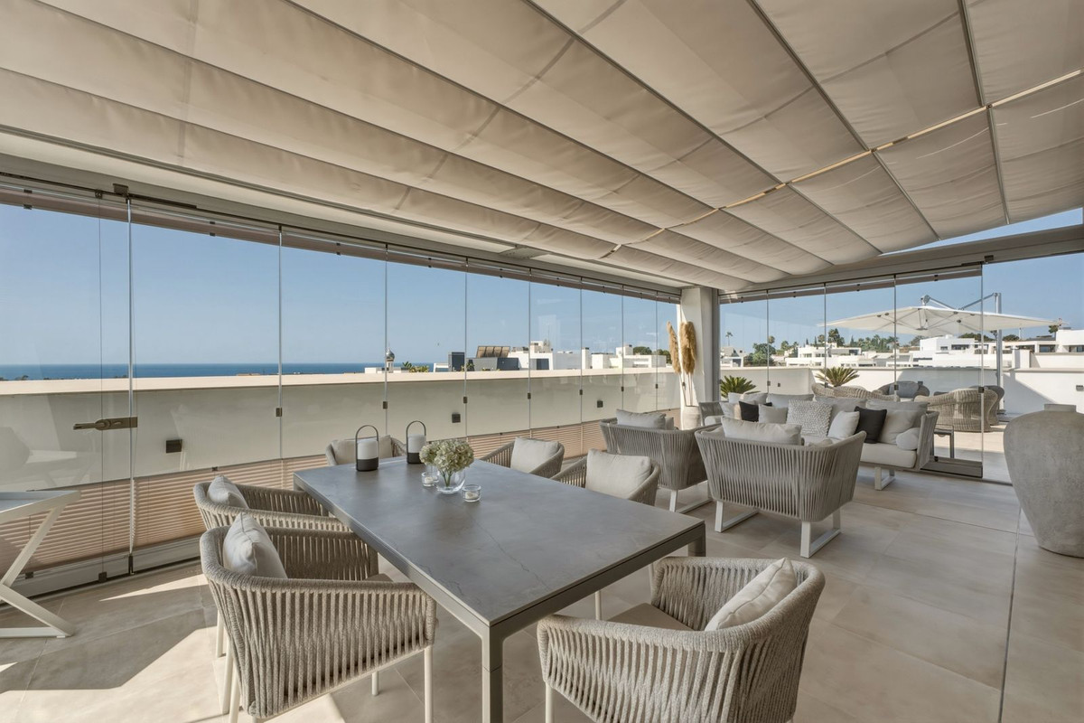 4 Bed Apartment for sale in Selwo Costa Del Sol, Málaga, Spain