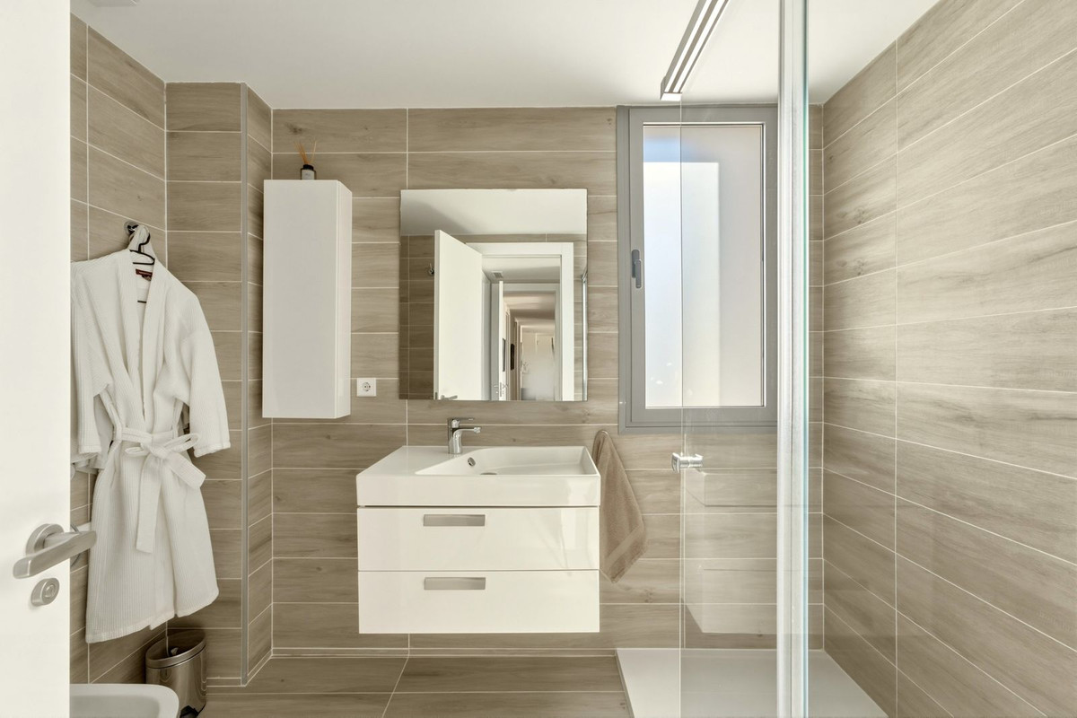 4 Bed Apartment for sale in Selwo Costa Del Sol, Málaga, Spain