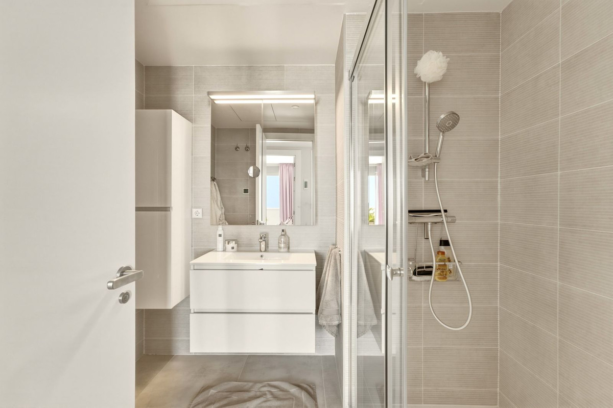 4 Bed Apartment for sale in Selwo Costa Del Sol, Málaga, Spain