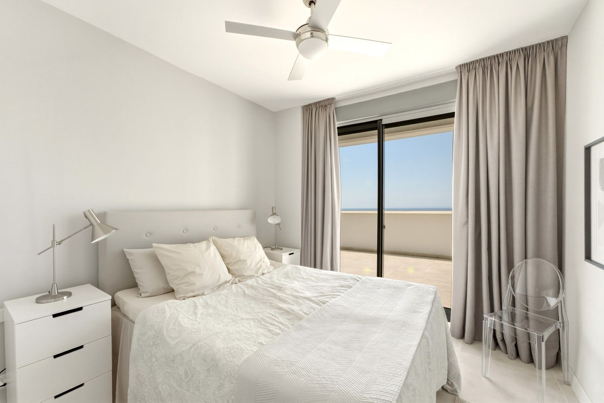 4 Bed Apartment for sale in Selwo Costa Del Sol, Málaga, Spain