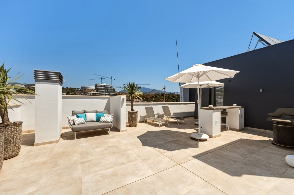 4 Bed Apartment for sale in Selwo Costa Del Sol, Málaga, Spain