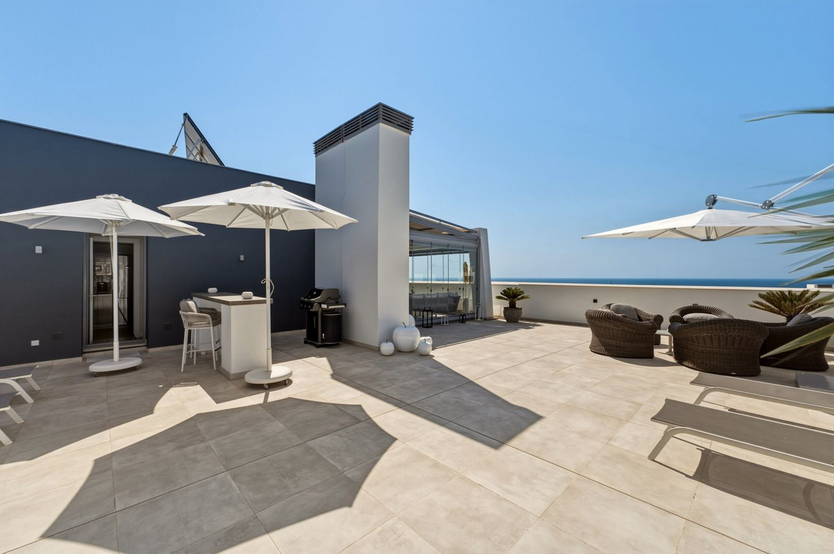 4 Bed Apartment for sale in Selwo Costa Del Sol, Málaga, Spain