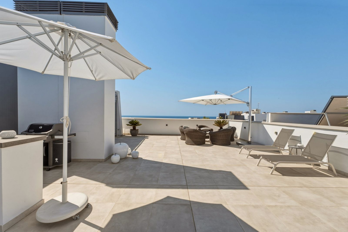 4 Bed Apartment for sale in Selwo Costa Del Sol, Málaga, Spain
