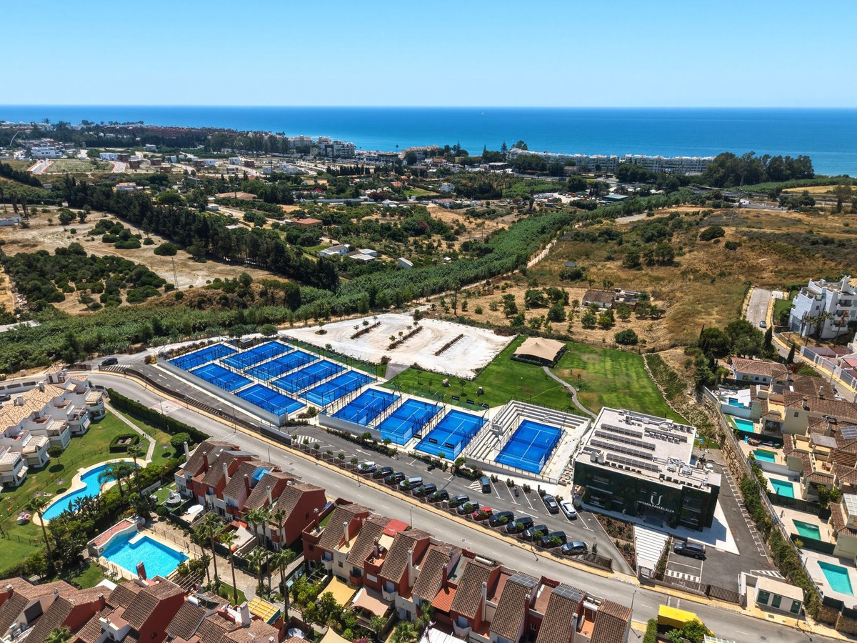 4 Bed Apartment for sale in Selwo Costa Del Sol, Málaga, Spain