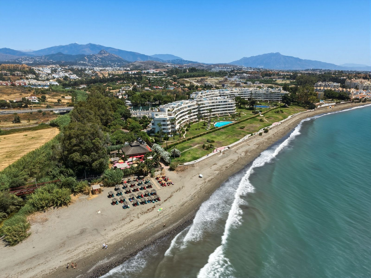 4 Bed Apartment for sale in Selwo Costa Del Sol, Málaga, Spain