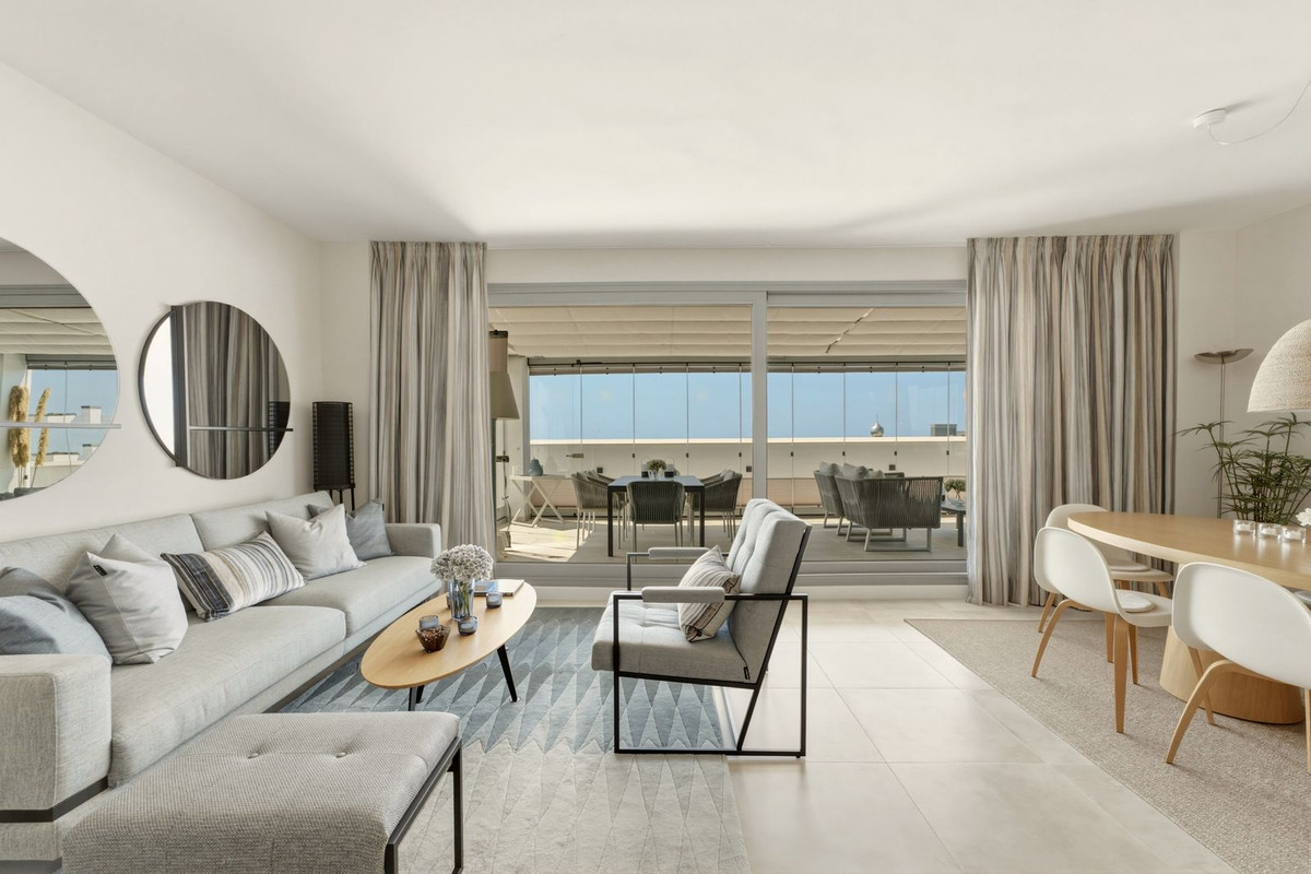 4 Bed Apartment for sale in Selwo Costa Del Sol, Málaga, Spain