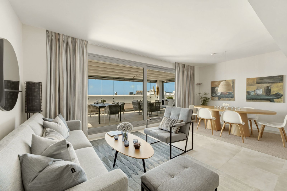 4 Bed Apartment for sale in Selwo Costa Del Sol, Málaga, Spain