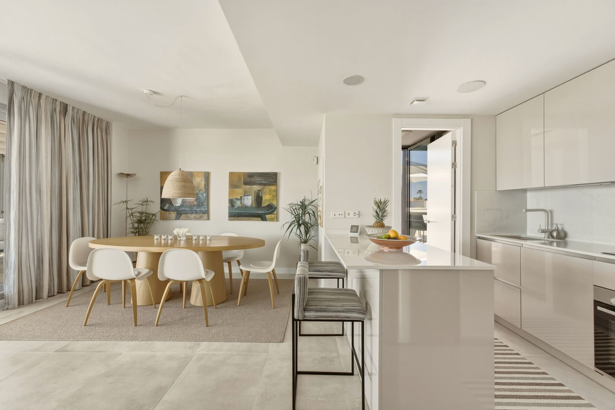 4 Bed Apartment for sale in Selwo Costa Del Sol, Málaga, Spain