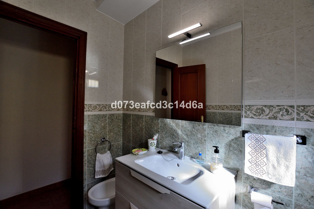4 Bed Townhouse for sale in Ronda Costa Del Sol, Málaga, Spain