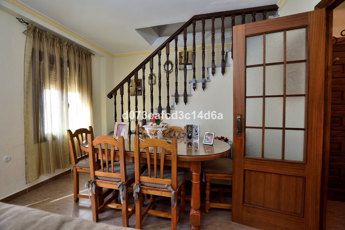 4 Bed Townhouse for sale in Ronda Costa Del Sol, Málaga, Spain
