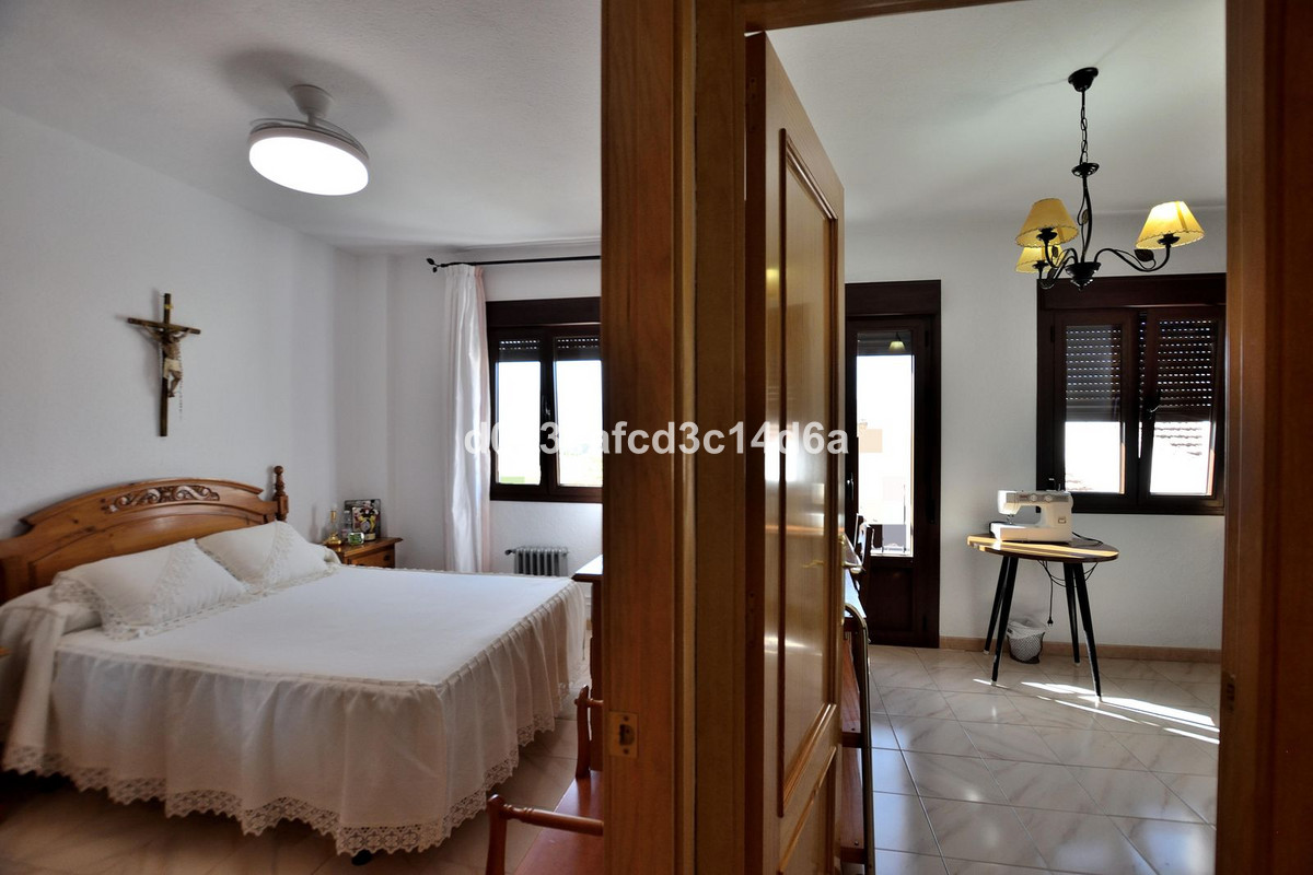 4 Bed Townhouse for sale in Ronda Costa Del Sol, Málaga, Spain