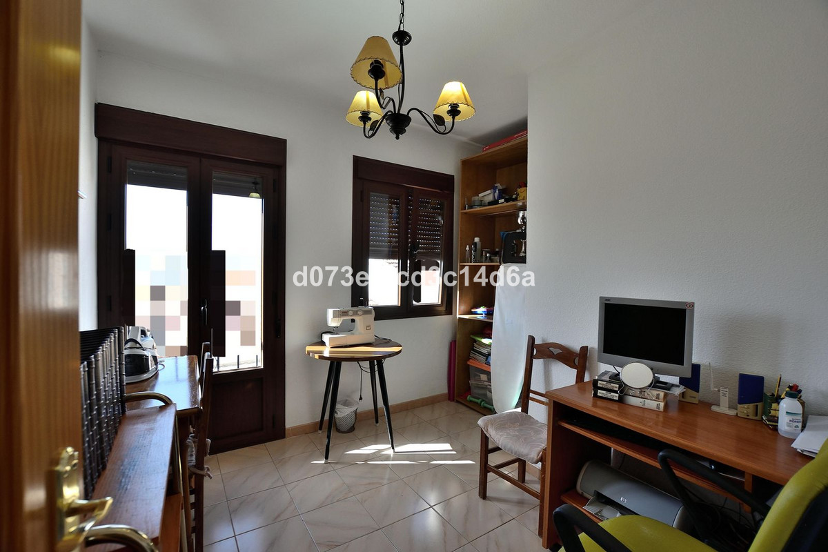 4 Bed Townhouse for sale in Ronda Costa Del Sol, Málaga, Spain
