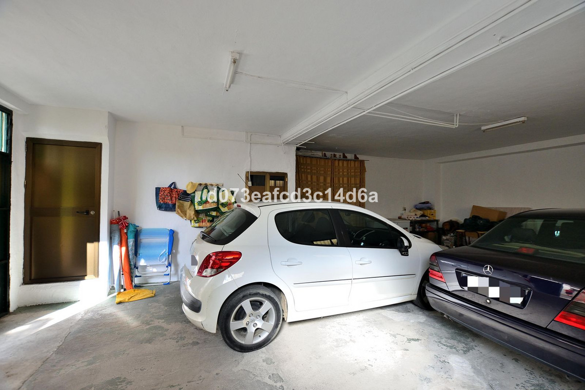 4 Bed Townhouse for sale in Ronda Costa Del Sol, Málaga, Spain