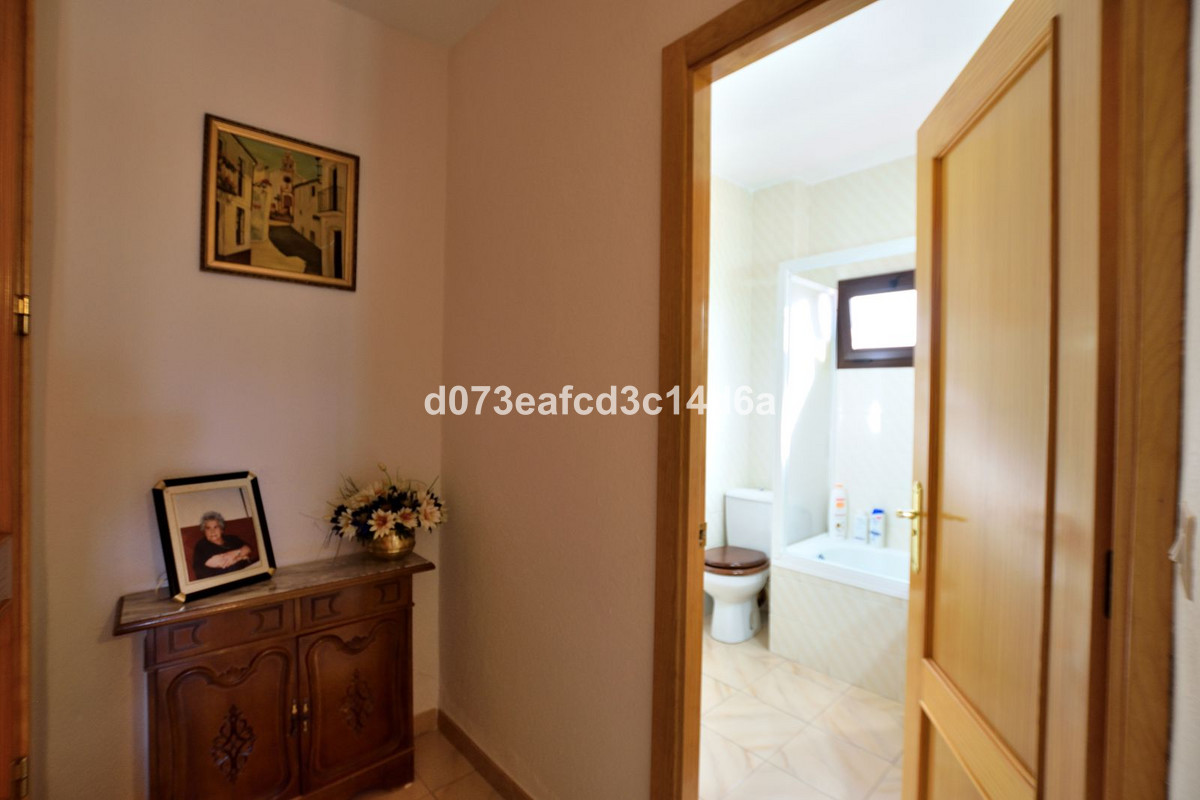 4 Bed Townhouse for sale in Ronda Costa Del Sol, Málaga, Spain