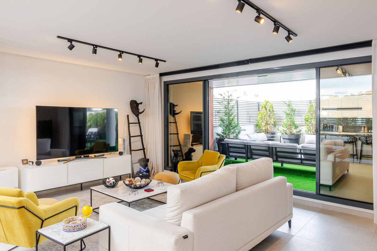 3 Bed Apartment for sale in Benahavís Costa Del Sol, Málaga, Spain