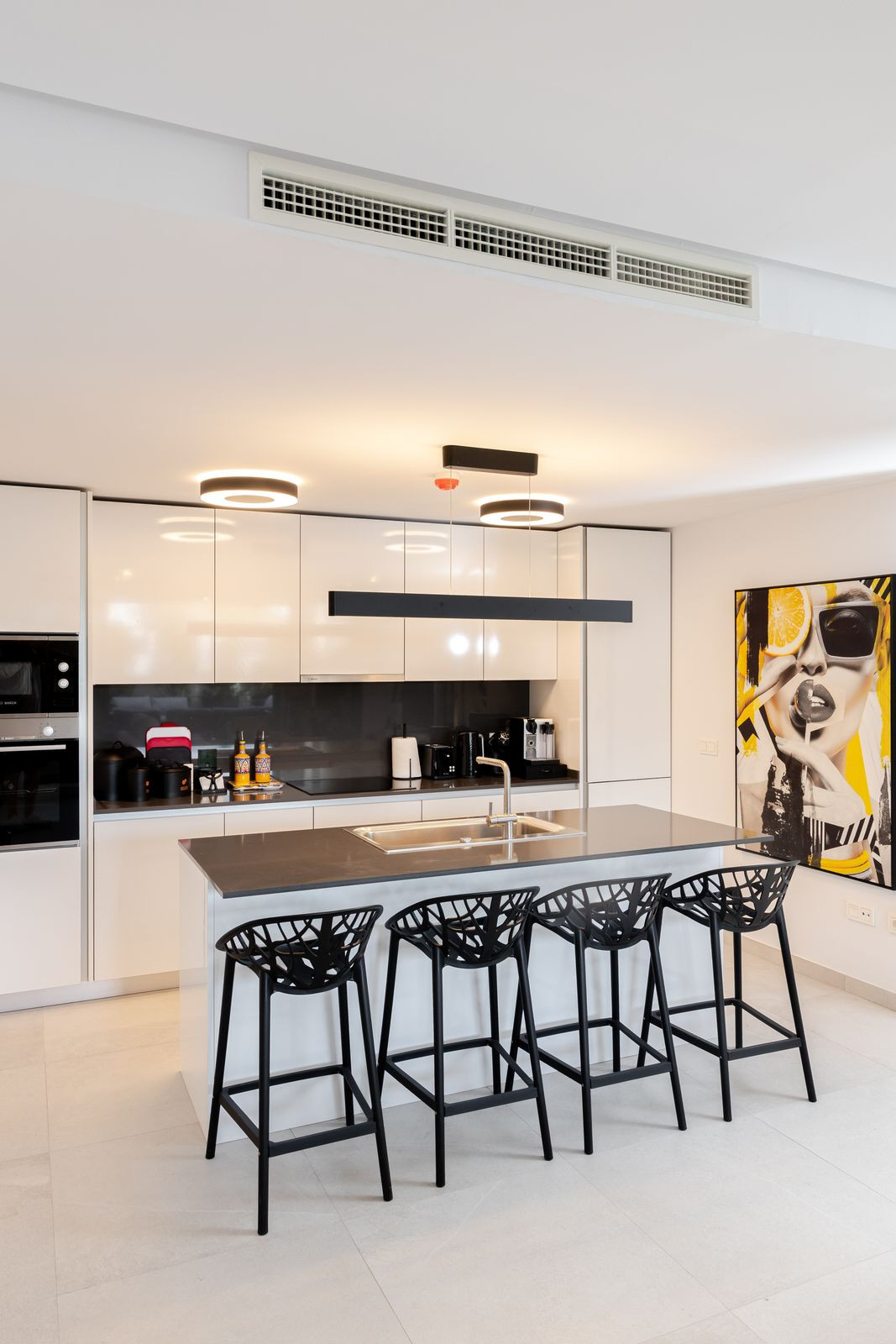 3 Bed Apartment for sale in Benahavís Costa Del Sol, Málaga, Spain