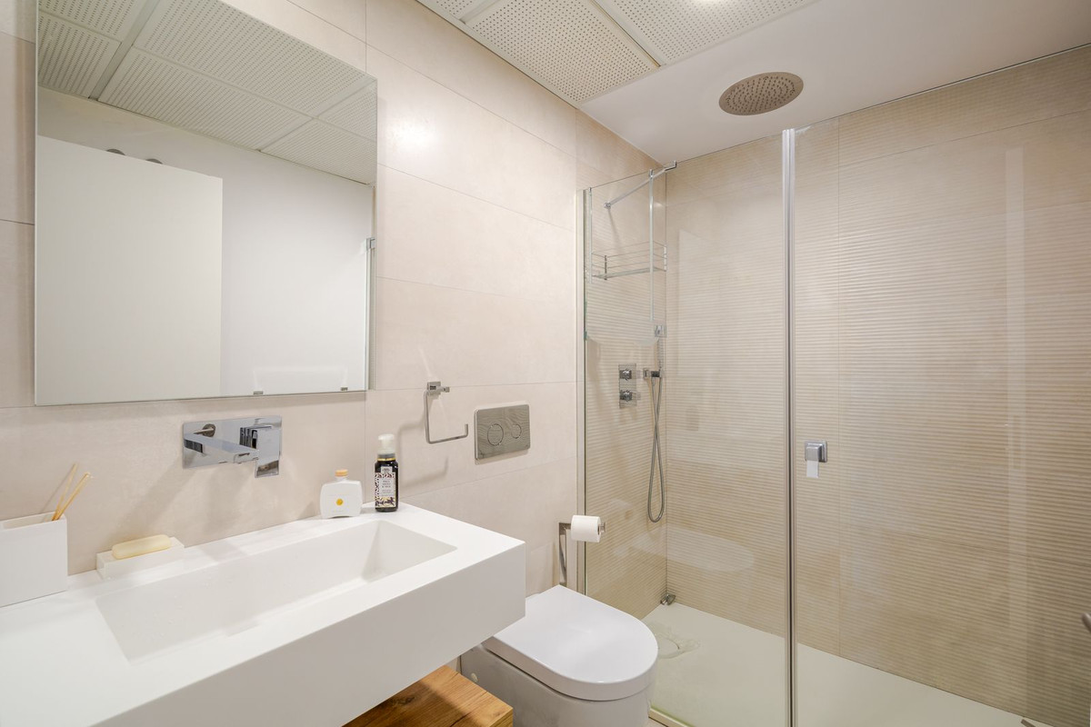 3 Bed Apartment for sale in Benahavís Costa Del Sol, Málaga, Spain