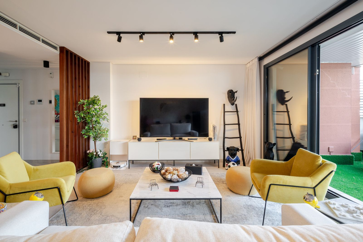 3 Bed Apartment for sale in Benahavís Costa Del Sol, Málaga, Spain