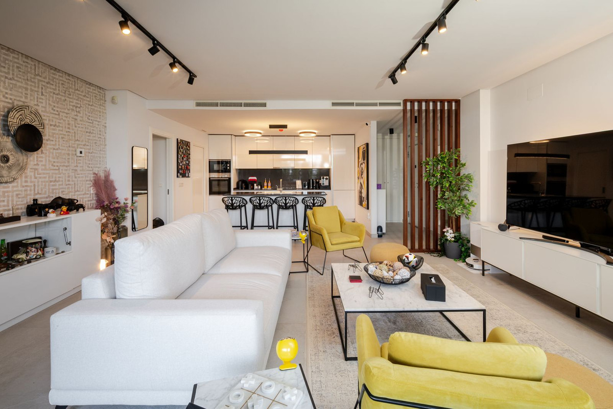 3 Bed Apartment for sale in Benahavís Costa Del Sol, Málaga, Spain