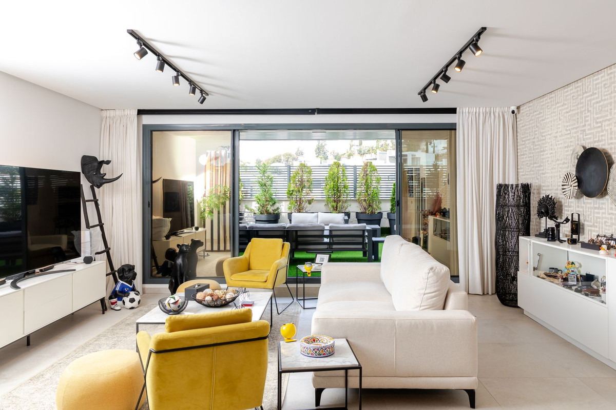 3 Bed Apartment for sale in Benahavís Costa Del Sol, Málaga, Spain