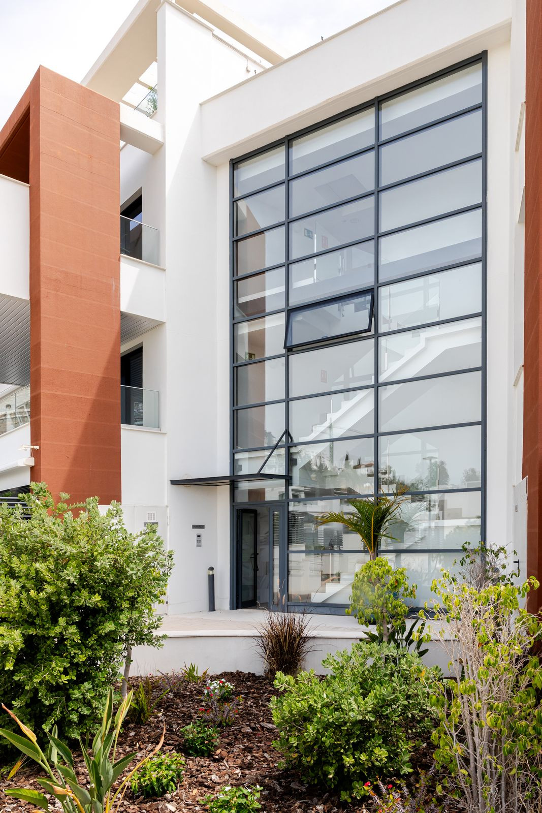 3 Bed Apartment for sale in Benahavís Costa Del Sol, Málaga, Spain