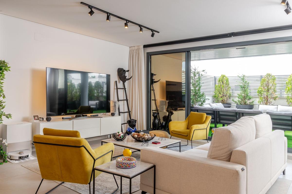 3 Bed Apartment for sale in Benahavís Costa Del Sol, Málaga, Spain