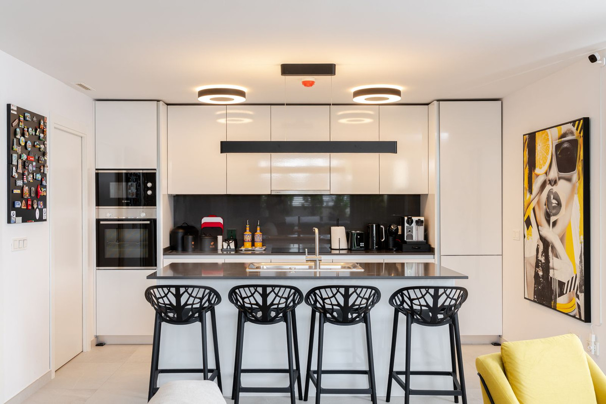 3 Bed Apartment for sale in Benahavís Costa Del Sol, Málaga, Spain