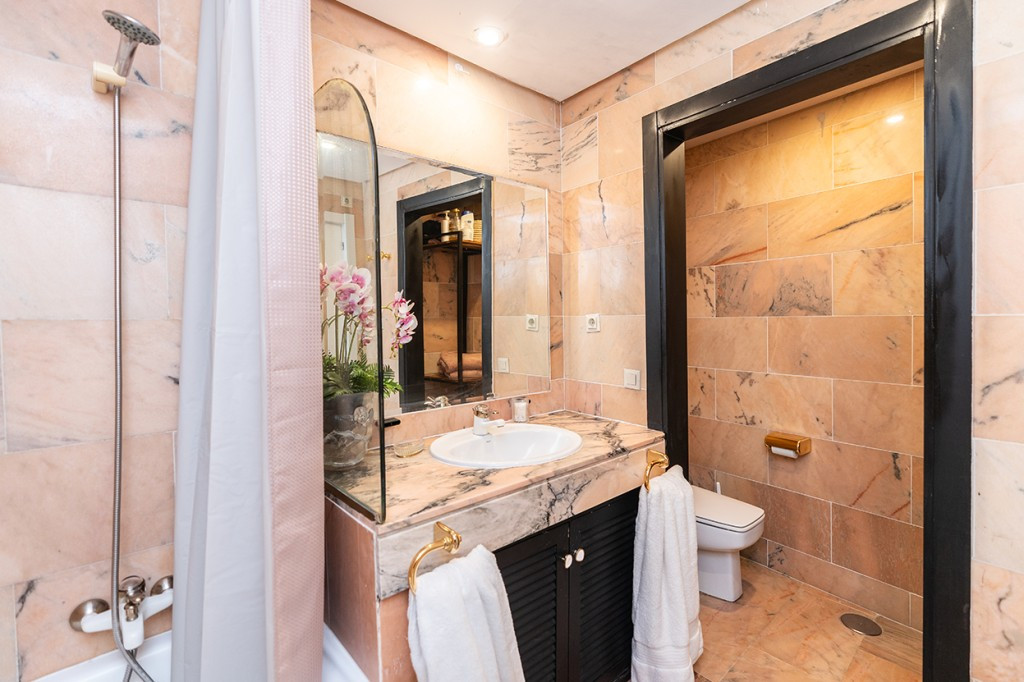 1 Bed Apartment for sale in Marbella Costa Del Sol, Málaga, Spain