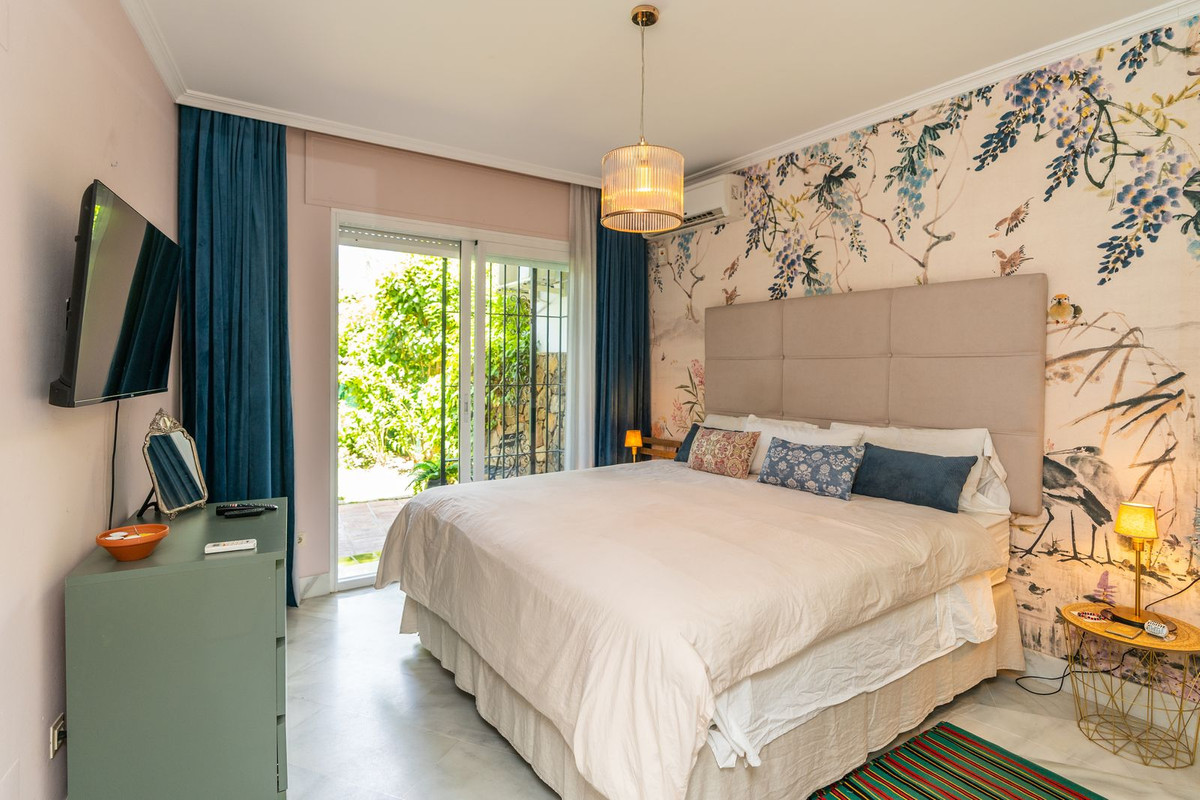 1 Bed Apartment for sale in Marbella Costa Del Sol, Málaga, Spain