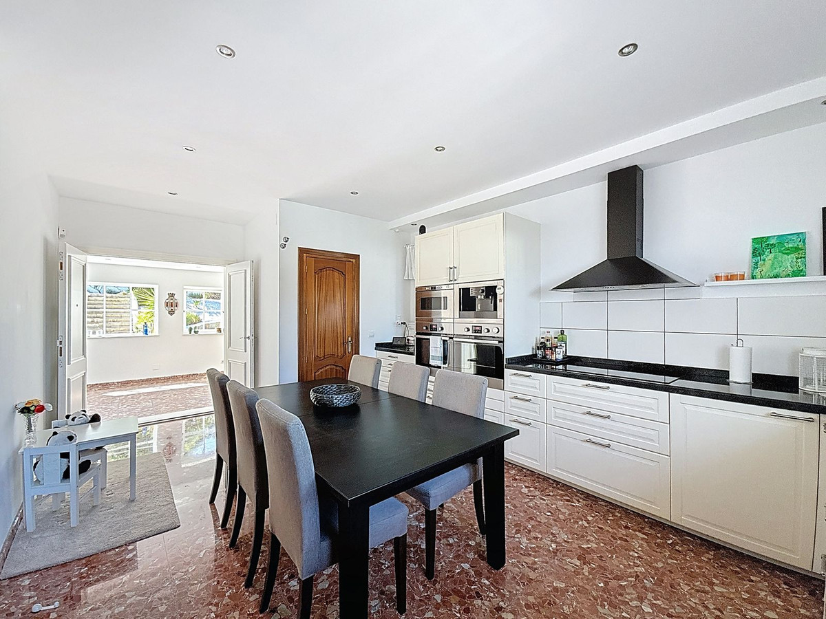 4 Bed Townhouse for sale in Alhaurín De La Torre Costa Del Sol, Málaga, Spain