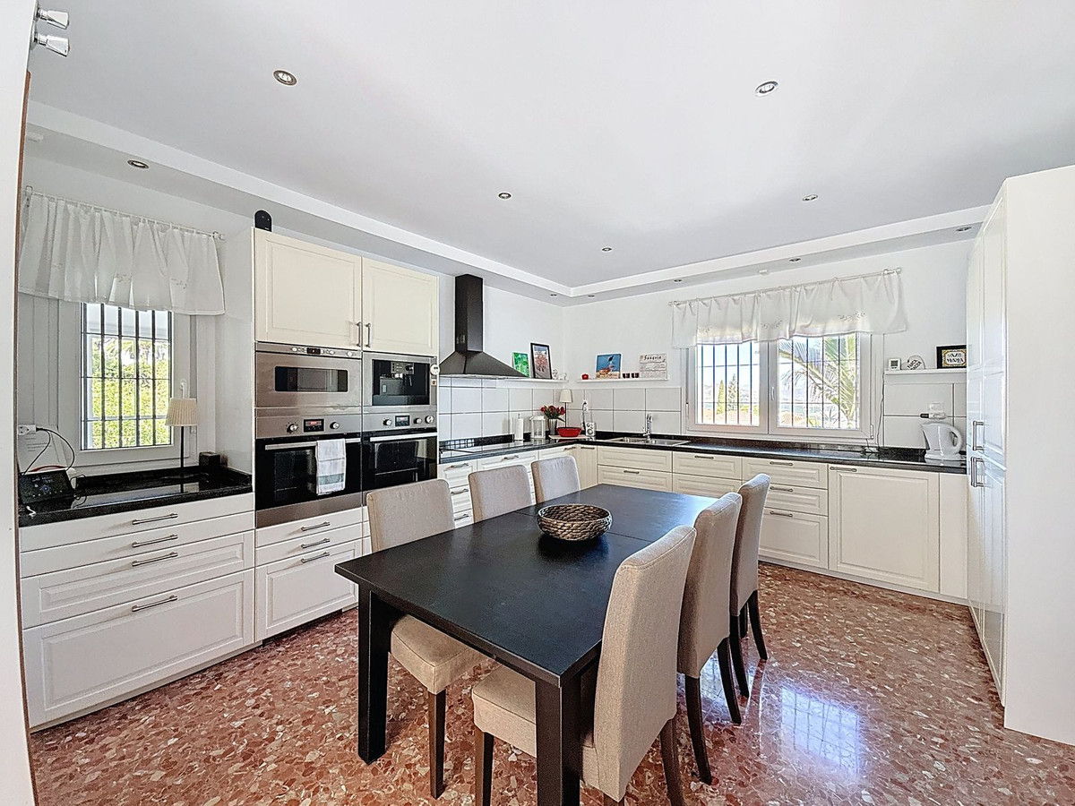 4 Bed Townhouse for sale in Alhaurín De La Torre Costa Del Sol, Málaga, Spain
