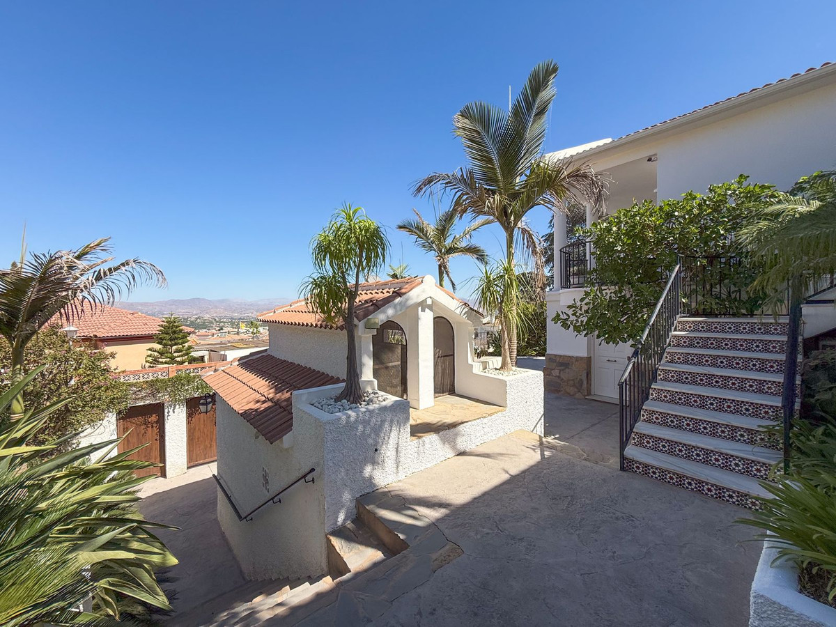 4 Bed Townhouse for sale in Alhaurín De La Torre Costa Del Sol, Málaga, Spain