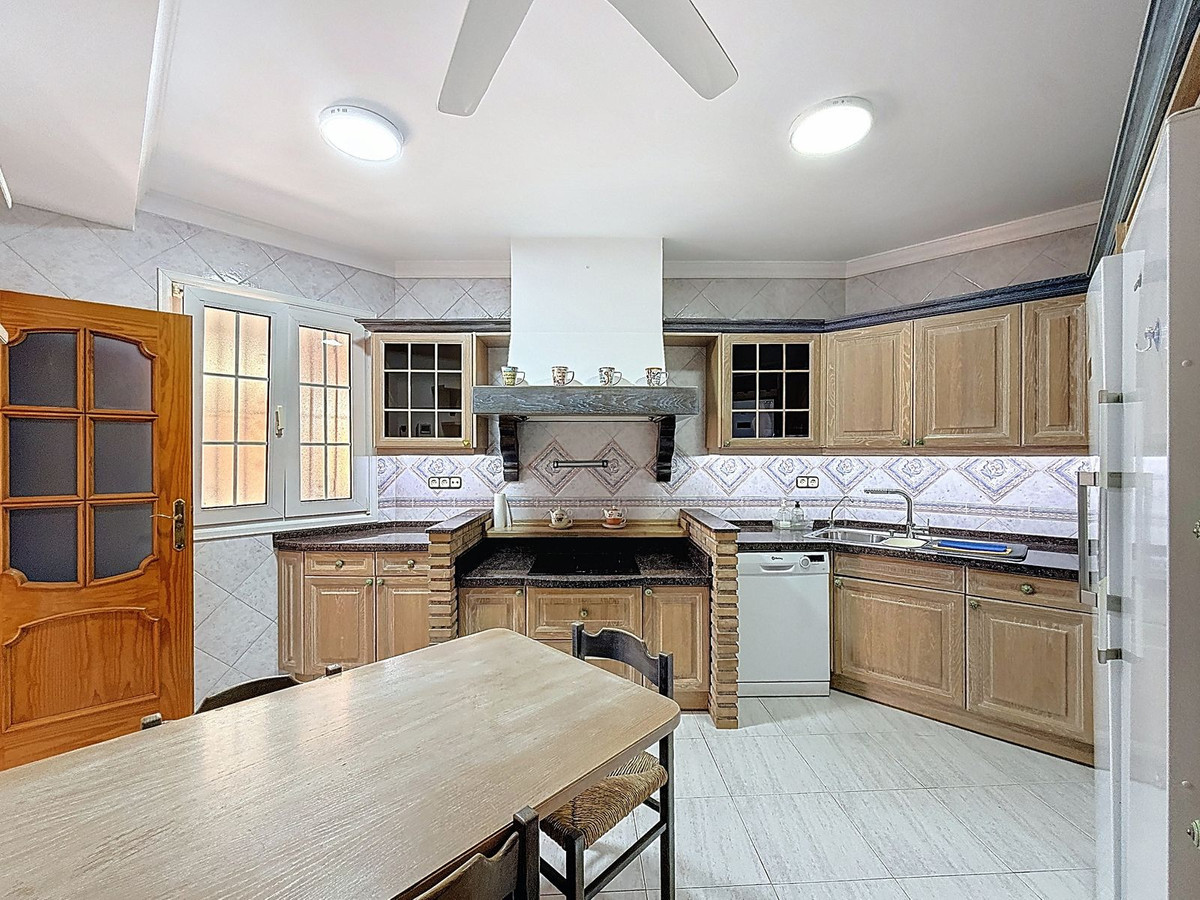 5 Bed Townhouse for sale in Málaga Este Costa Del Sol, Málaga, Spain