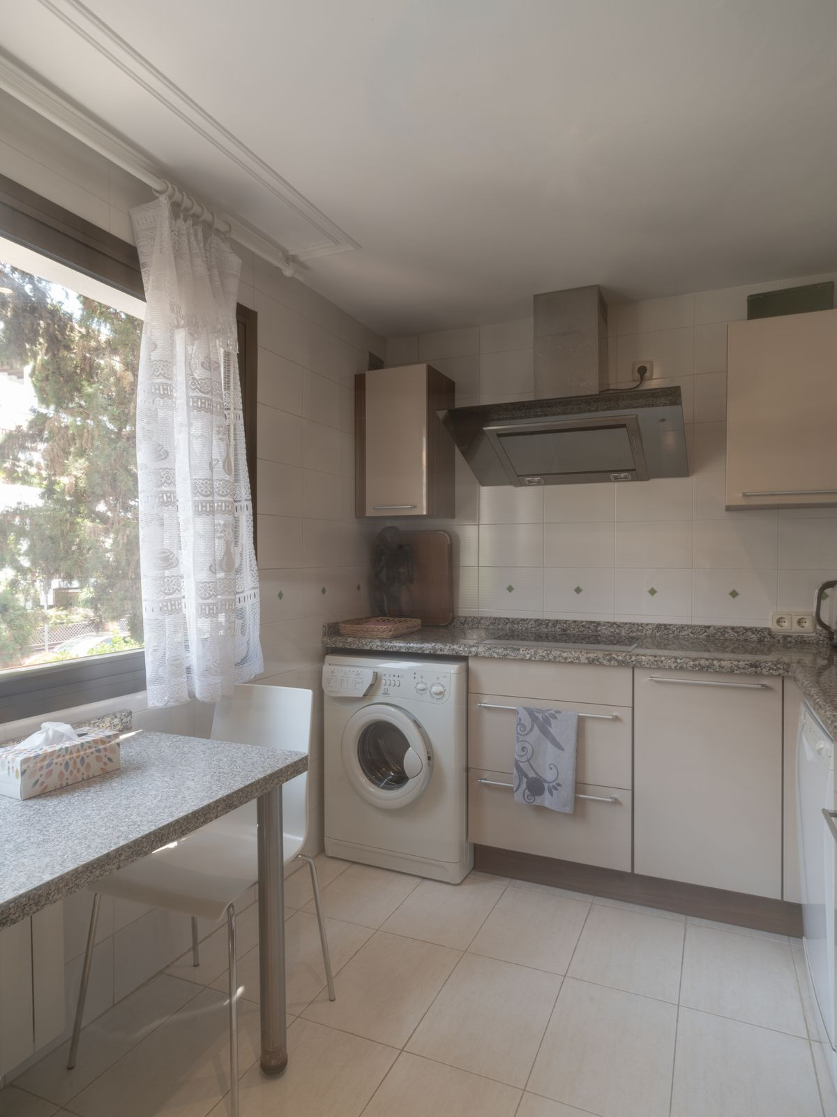 4 Bed Apartment for sale in The Golden Mile Costa Del Sol, Málaga, Spain