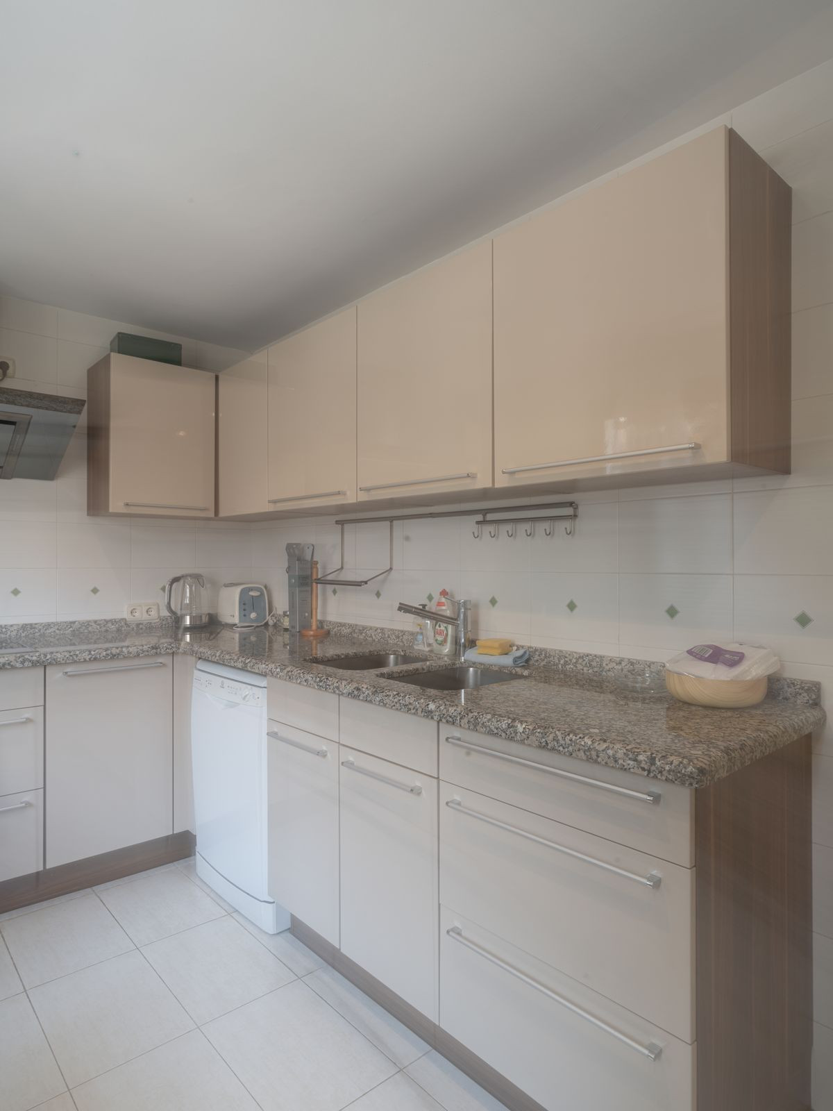 4 Bed Apartment for sale in The Golden Mile Costa Del Sol, Málaga, Spain