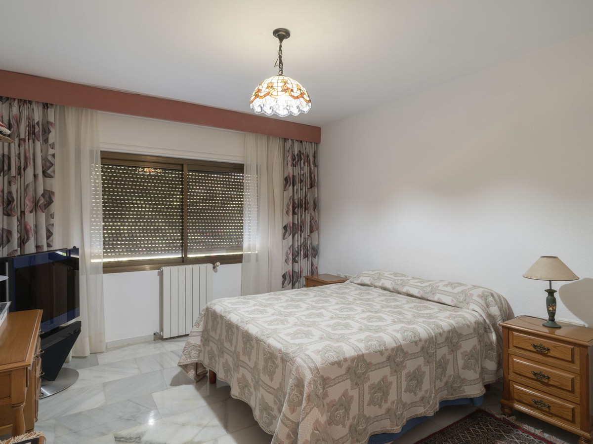 4 Bed Apartment for sale in The Golden Mile Costa Del Sol, Málaga, Spain