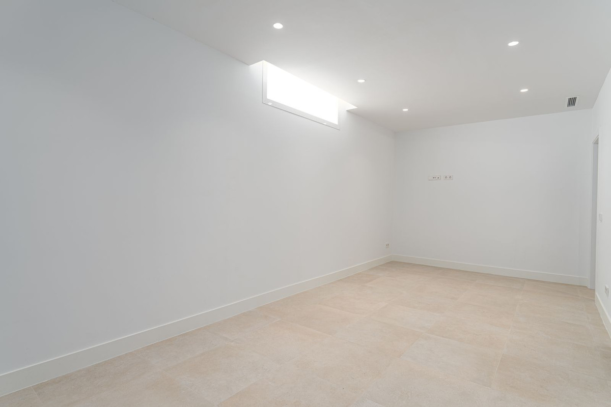 5 Bed Townhouse for sale in Atalaya Costa Del Sol, Málaga, Spain