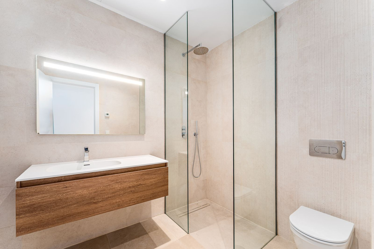5 Bed Townhouse for sale in Atalaya Costa Del Sol, Málaga, Spain