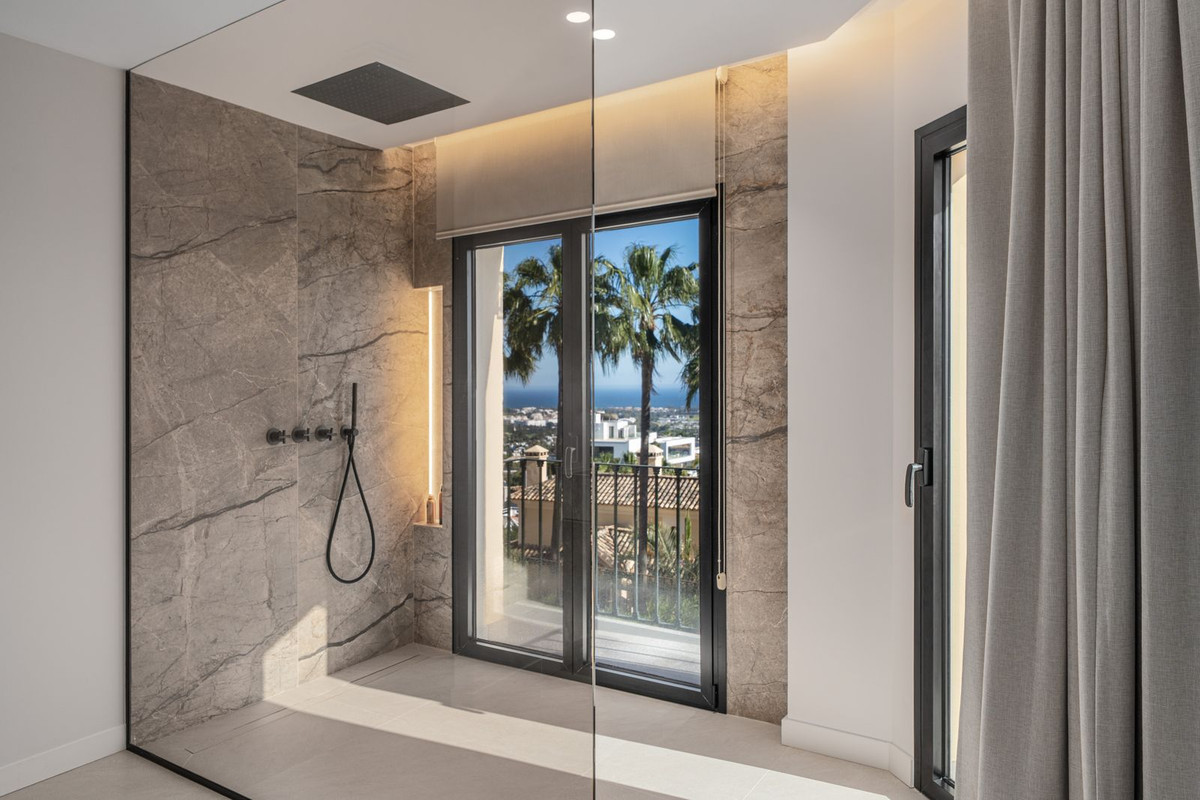 3 Bed Townhouse for sale in La Quinta Costa Del Sol, Málaga, Spain