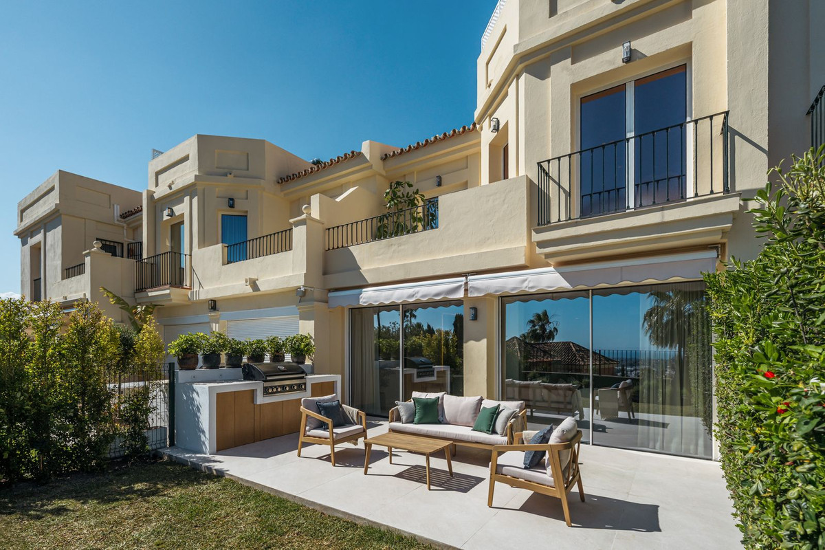 3 Bed Townhouse for sale in La Quinta Costa Del Sol, Málaga, Spain