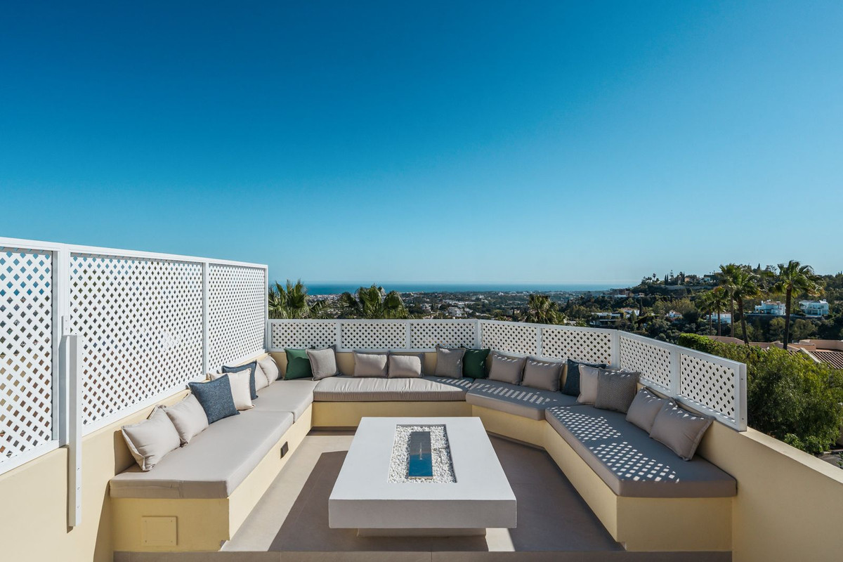 3 Bed Townhouse for sale in La Quinta Costa Del Sol, Málaga, Spain
