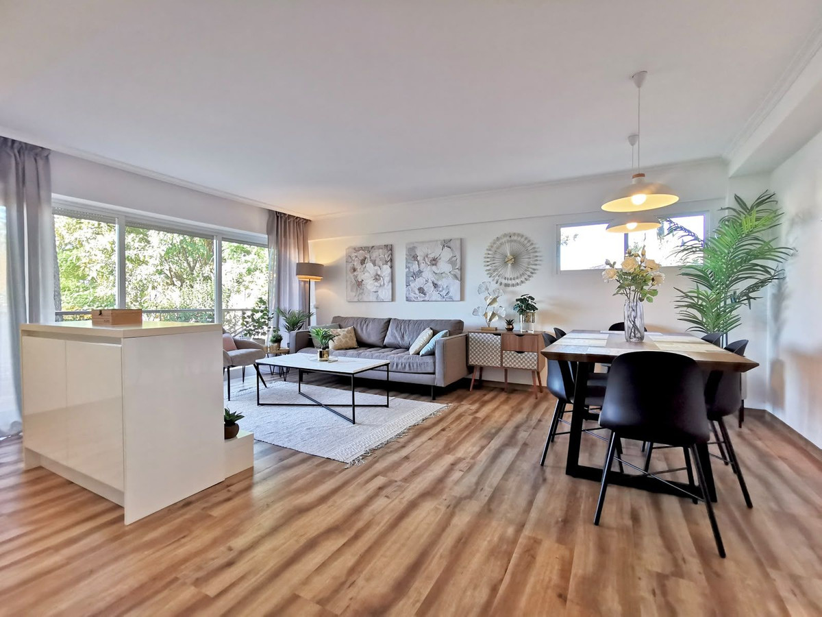 3 Bed Apartment for sale in Estepona Costa Del Sol, Málaga, Spain