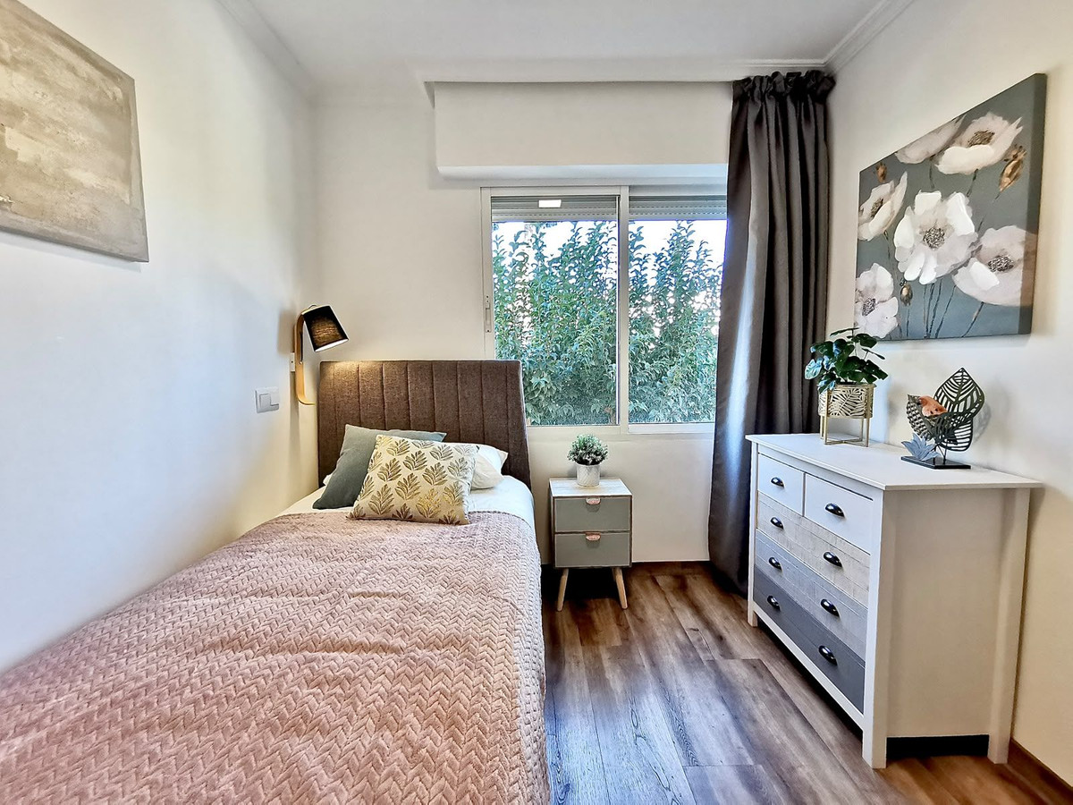3 Bed Apartment for sale in Estepona Costa Del Sol, Málaga, Spain