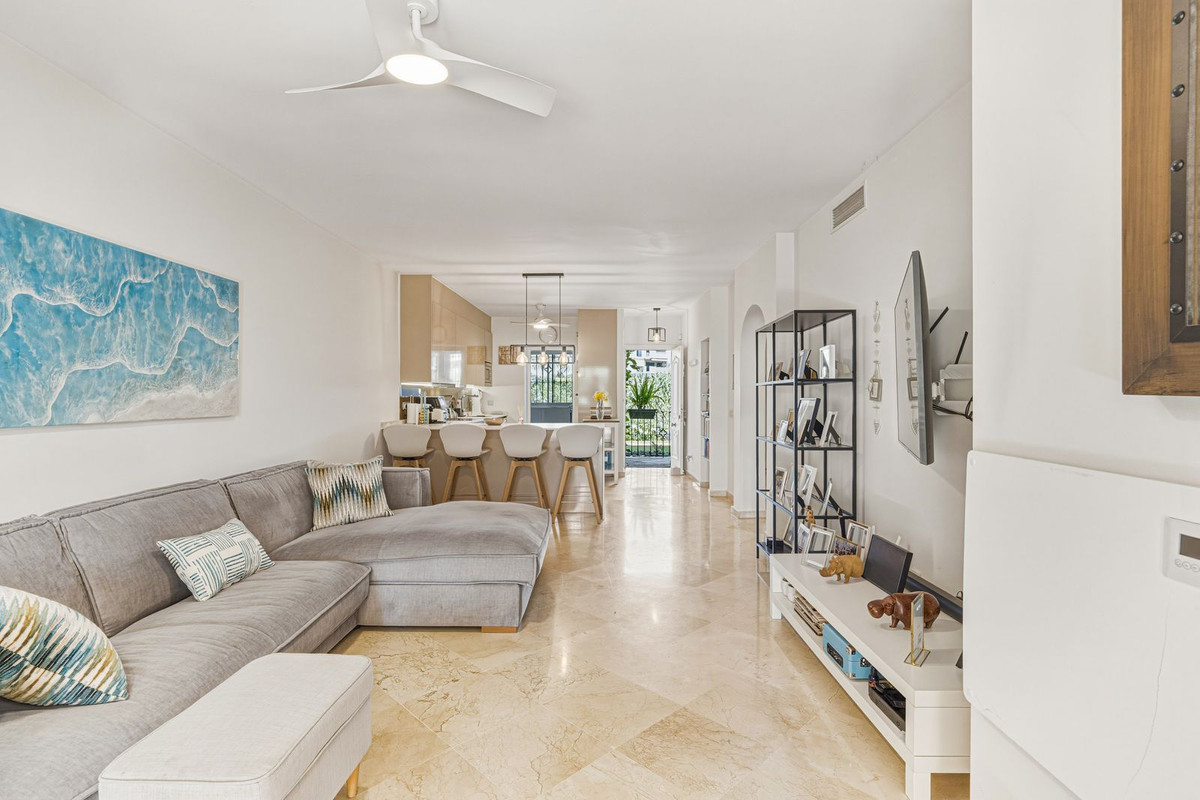 2 Bed Apartment for sale in Guadalmina Alta Costa Del Sol, Málaga, Spain