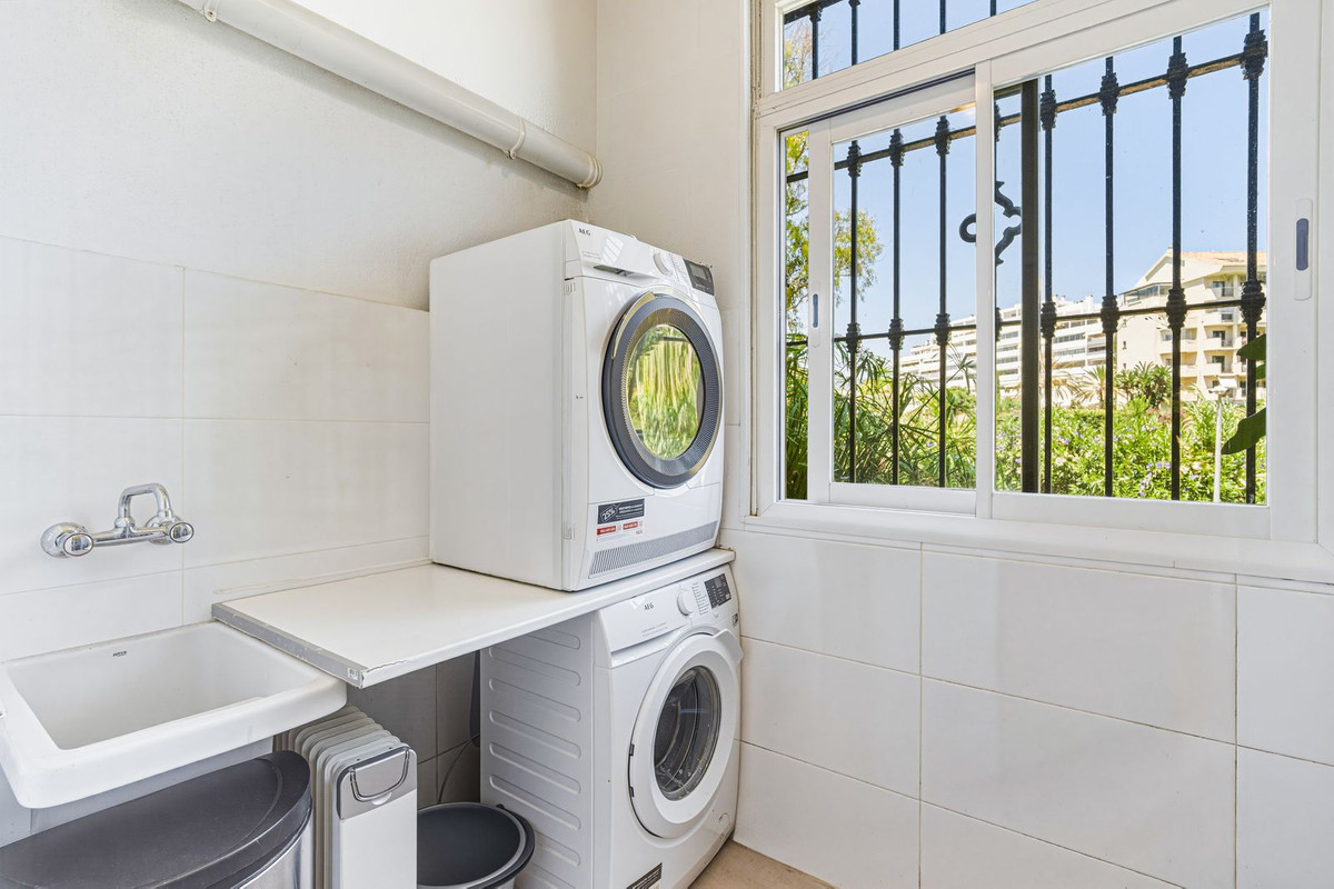 2 Bed Apartment for sale in Guadalmina Alta Costa Del Sol, Málaga, Spain