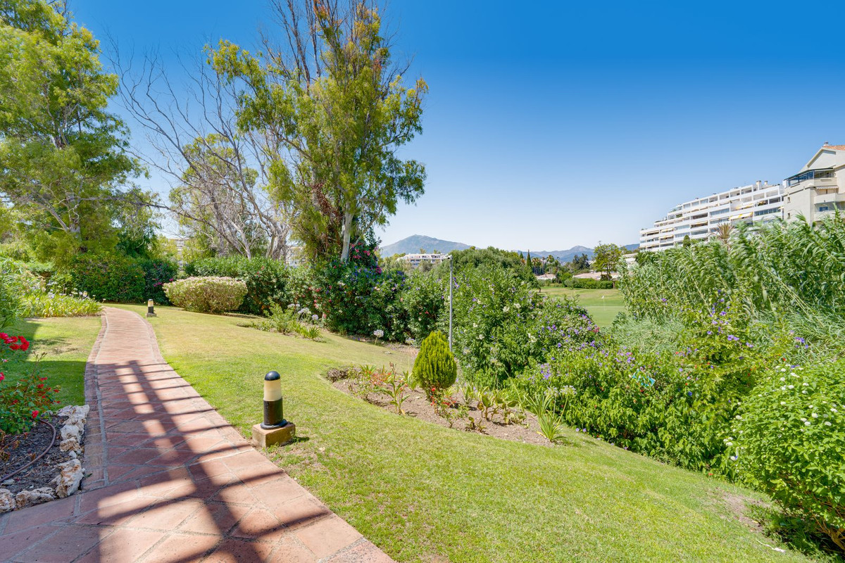 2 Bed Apartment for sale in Guadalmina Alta Costa Del Sol, Málaga, Spain