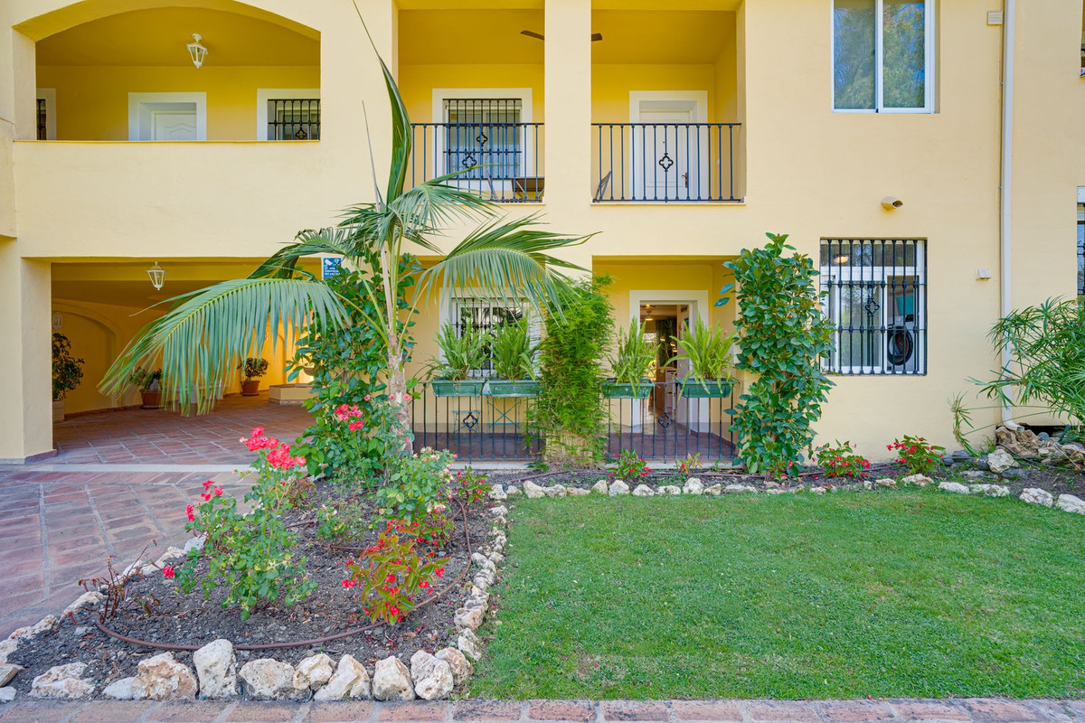 2 Bed Apartment for sale in Guadalmina Alta Costa Del Sol, Málaga, Spain