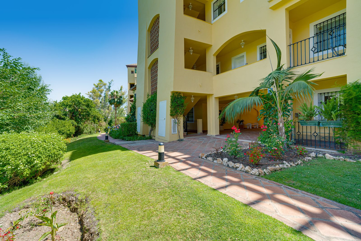 2 Bed Apartment for sale in Guadalmina Alta Costa Del Sol, Málaga, Spain