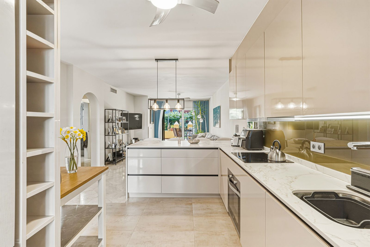 2 Bed Apartment for sale in Guadalmina Alta Costa Del Sol, Málaga, Spain